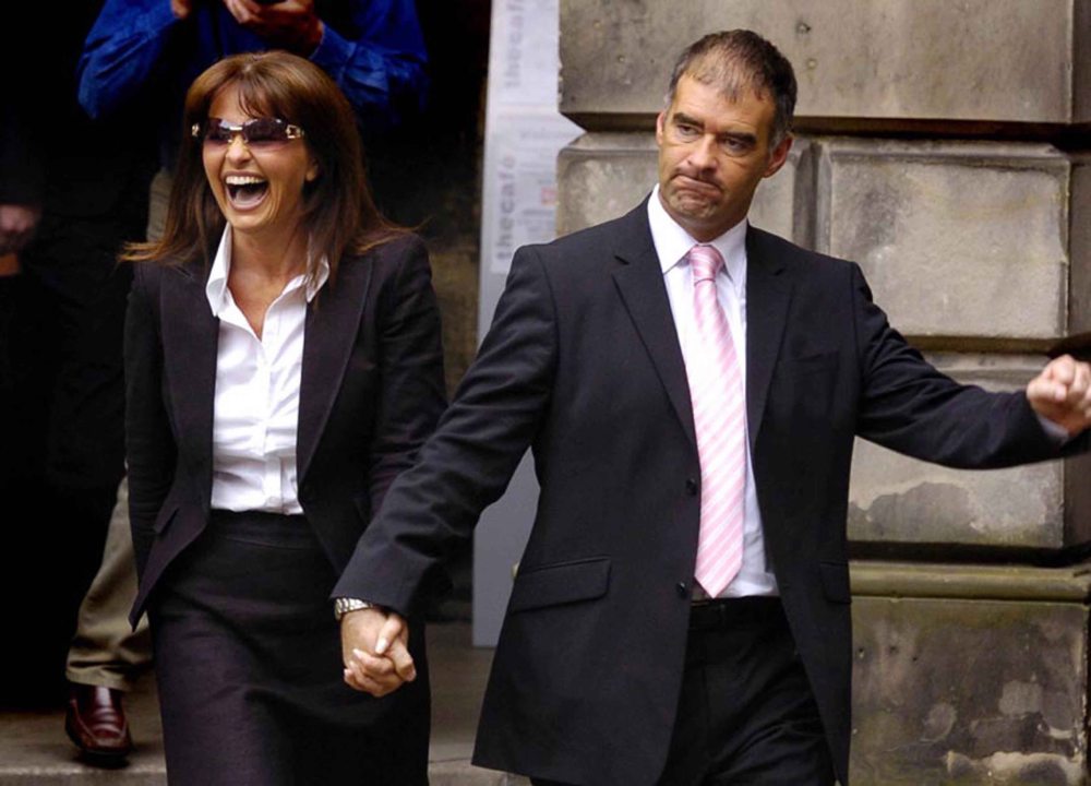 Tommy Sheridan with wife Gail at Edinburgh High Court.